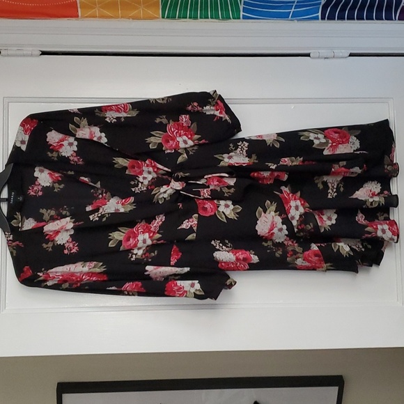 torrid Tops Torrid Floral Long Wrap Top Slightly Sheer Fabric